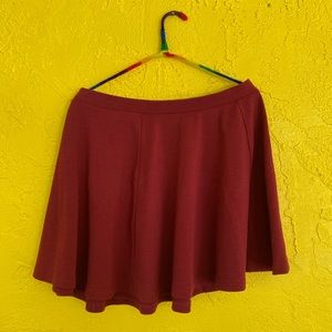 Maroon pleaded skirt